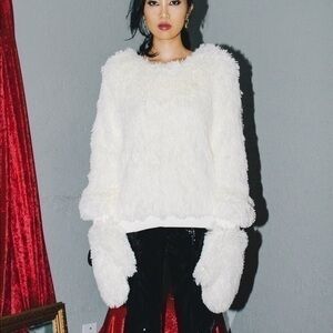 Blackhead Fuzzy fluffy sweatshirt + gloves